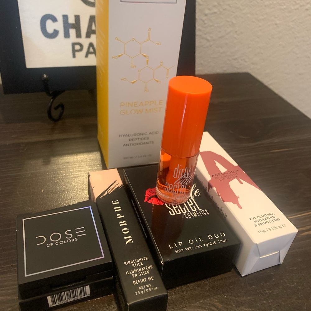 Makeup bundle